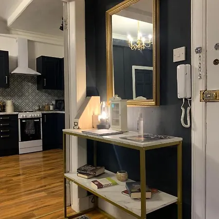 Glamours Stylish Victorian Apartment Near City Centre Edinburgh Exterior photo