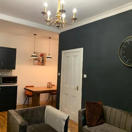 Glamours Stylish Victorian Apartment Near City Centre Edinburgh Exterior photo